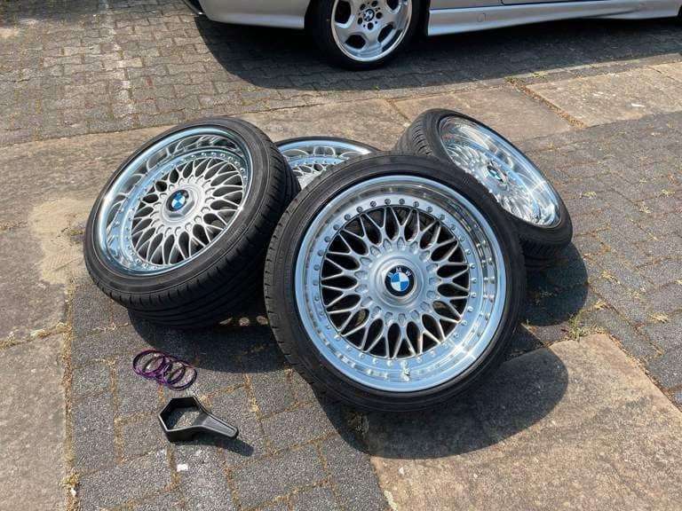 Zdjęcie oferty: Felgi BMW BBS RC 090 17 cali- dobry stan + akcesoria